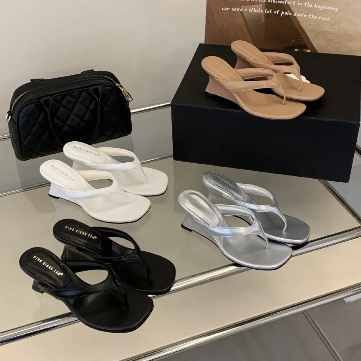 

Женские шлепанцы на танкетке с французским носком, квадратным мысом, для улицы, летние, новые модели