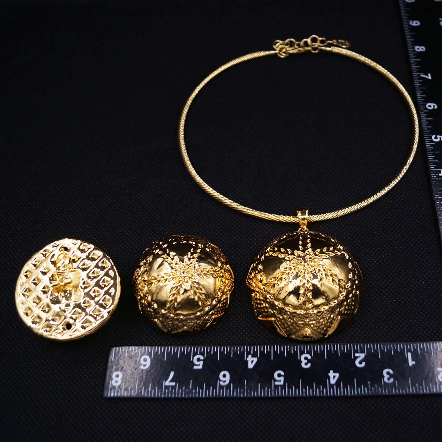 ชุดสร้อยคอและต่างหูเครื่องประด - Men Accessories In Dubai บทวิจารณ์และราคา