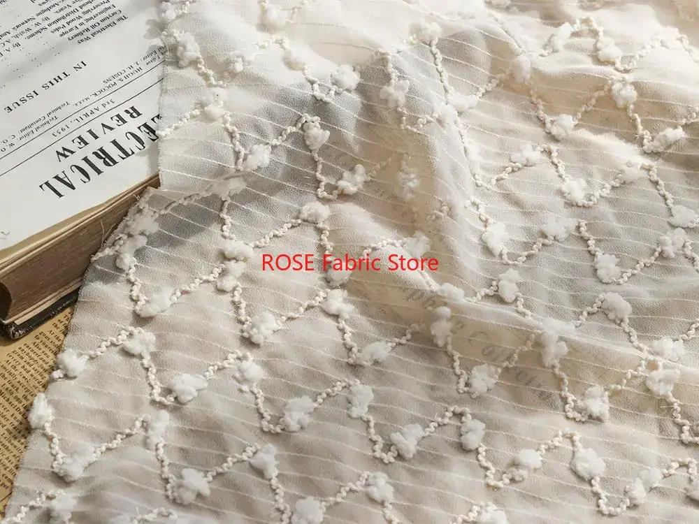 웨딩 드레스, 블라우스, 신부 가운을 위한 쉬폰 다이아몬드 격자 웨이브 자수 직물