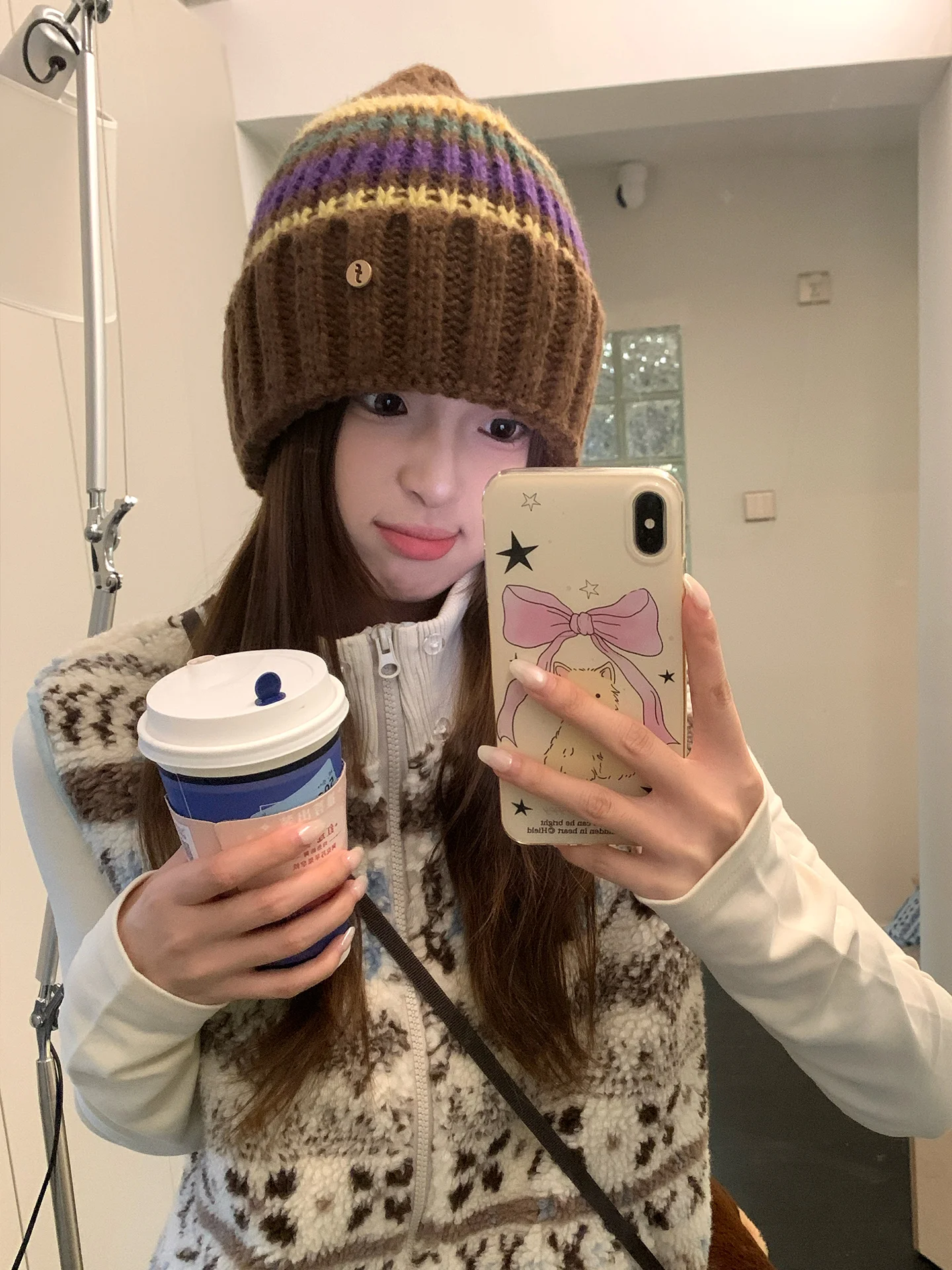 قبعة صوفية محبوكة مخططة بألوان كلاسيكية للنساء قبعة شتوية دافئة جديدة لحماية الأذن #2