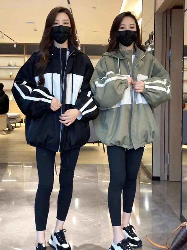 سترة عمل أمريكية مطبوعة للنساء مقاس صغير موديل جديد للخريف المبكر بغطاء للرأس فضفاضة للتنقل اليومي مقاومة للرياح