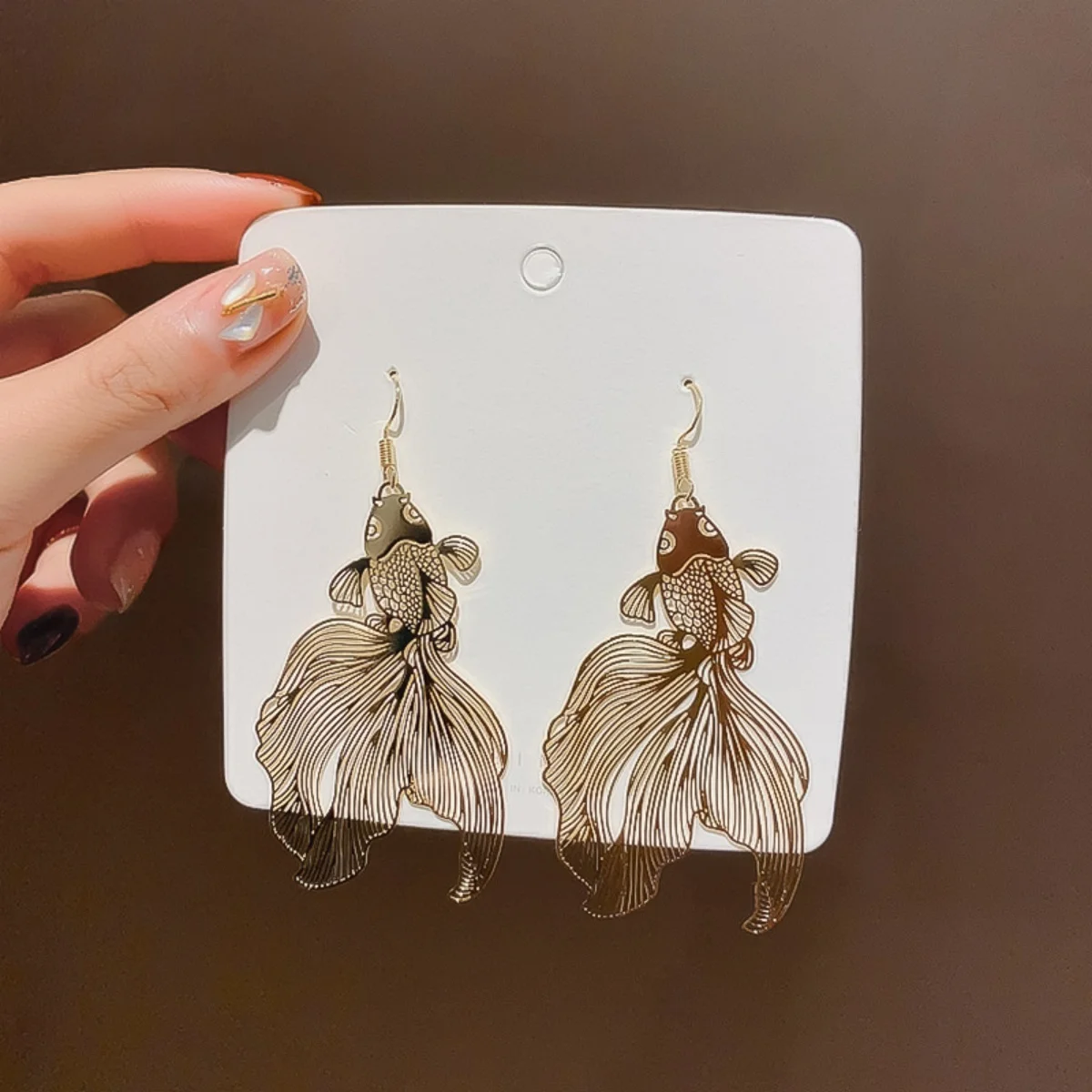 Übertriebene hohle metallische Koi-Tropfen-Ohrringe für Damen und Herren, modischer Goldfisch-Fisch-Tier-Ohrring, ästhetischer Party-Schmuck