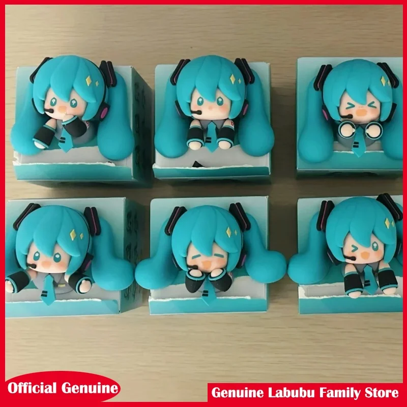 

Новая оригинальная игрушка Хацунэ Мику на кончиках пальцев, серия магнитных наклеек, слепая коробка, мультяшная аниме-фигурка, магнит на холодильник, подарки на день рождения