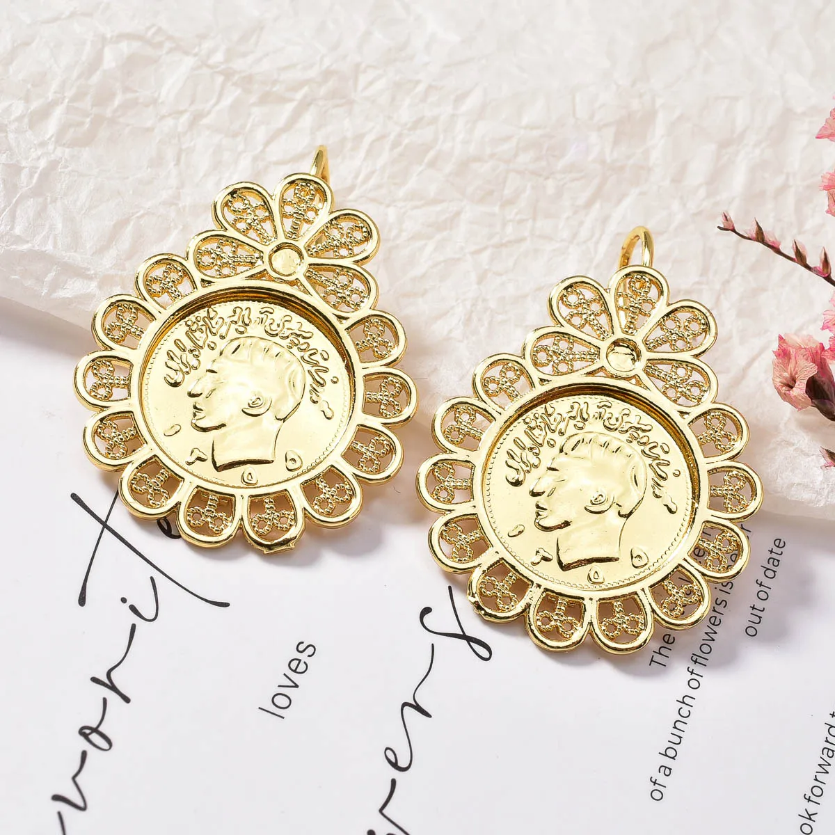 

Dubai Women's Earrings Dongfeng Geometric Sun Shaped Inlaid Portrait Coins Suitable For Banquet Birthday Accessories Gifts