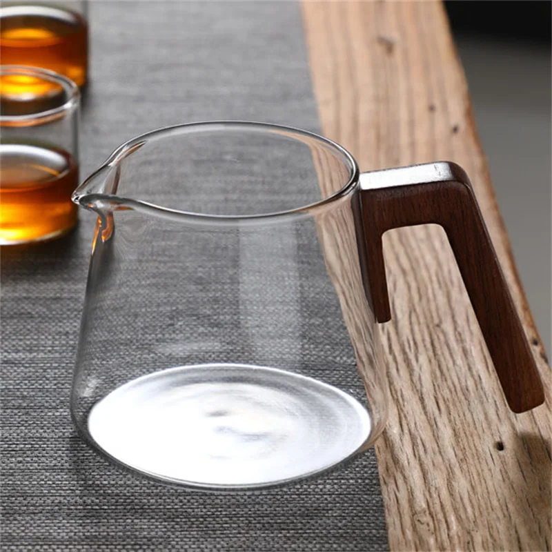 

550ML Heat-resistant Glass Tea Fair Cup With Wooden Handle Tea Coffee Server Kung Fu Chahai Tea Pitcher Puer Teacup Teaware