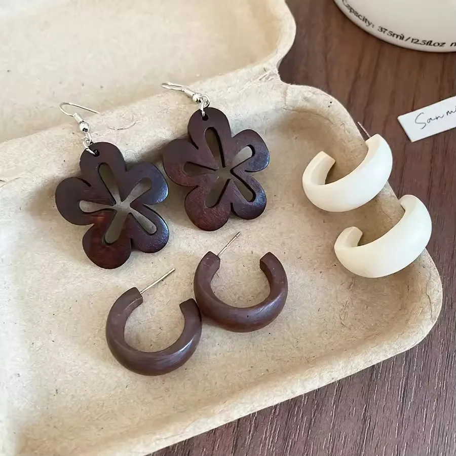 Trendy Vintage Brown Wooden Hollow Flower Geometric Pendant Earrings For Women Aesthetic Charms Jewelry Accessories Wholesale view 3