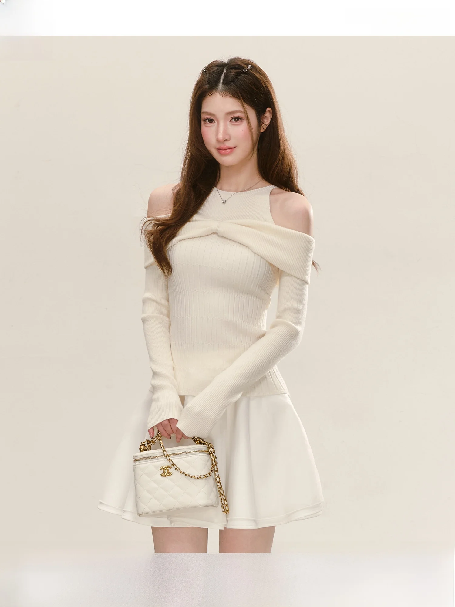 Elegant White Knitted Shoulder Bared Top Slim Fit Long Sleeve Soft Polyester Fiber Spring New Design QDQD Women's Fashion