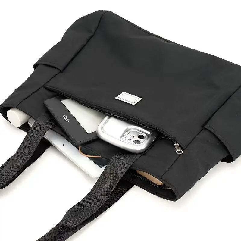 Neue, stilvolle, schlichte Umhängetasche in Unifarben für Damen, Nylon-Schultertasche, modische Handtasche mit großem Fassungsvermögen, Oxford-Handtasche. – Detail 12