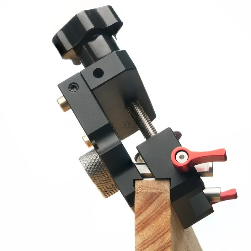 

Алюминиевый сплав, высокие шипы, круглый деревянный перфоратор, автоматическая центрирующая доска, перфорационный станок, прецизионный штамповочный инструмент