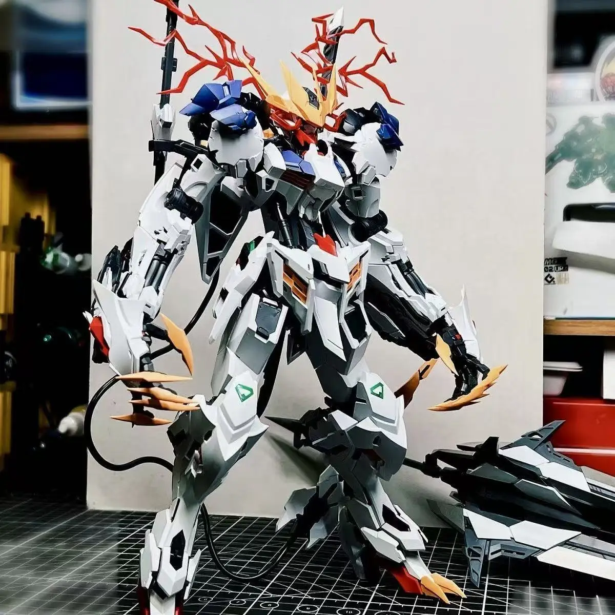 

【IN STOCK】SHIYUE LUNAVOR MG 1/100 GK ASW-G-08 Barbatos Lupus Rex Wolf King Assembly Model Kits Anime Action Figure Robot Toys
