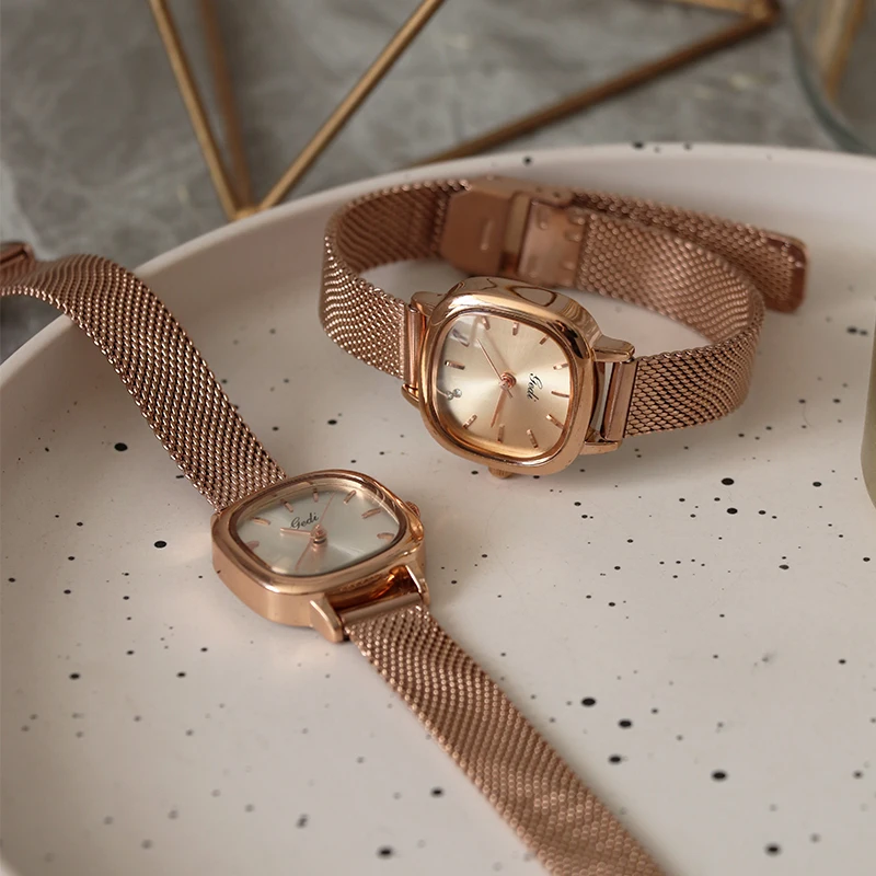 New Korean-Style Design Luxury Leather Strap Vintage Watch For Women, Stainless Steel Band, Simple And Elegant Quartz Watch.