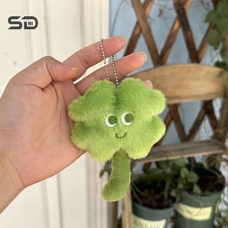 Fashion Plush Lucky Grass Keychain Cartoon Fluffy Four Leaf Clover Key Chain Pendant Backpack Decoration Accessories Gifts