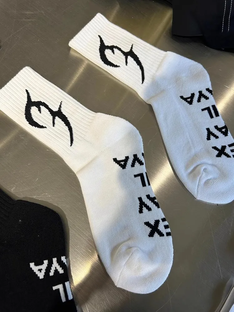 Sold by 2 pairs/lot --Thug Club Letter Star Moon Socks Couple Style Simple Fitness Long Socks WZ72