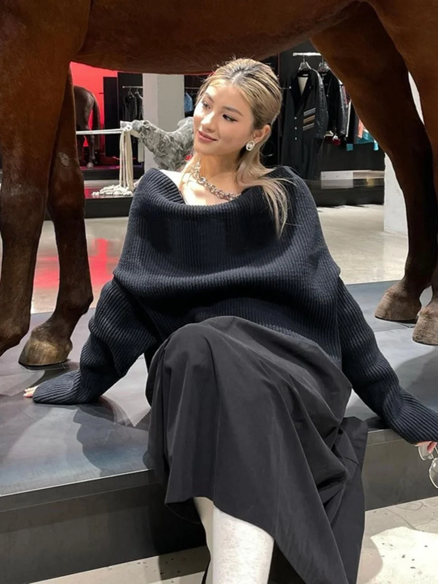 Pull en maille blanc Bla, à une épaule, avec chaîne métallique, style streetwear irrégulier, coupe ample, longueur longue, couleur unie