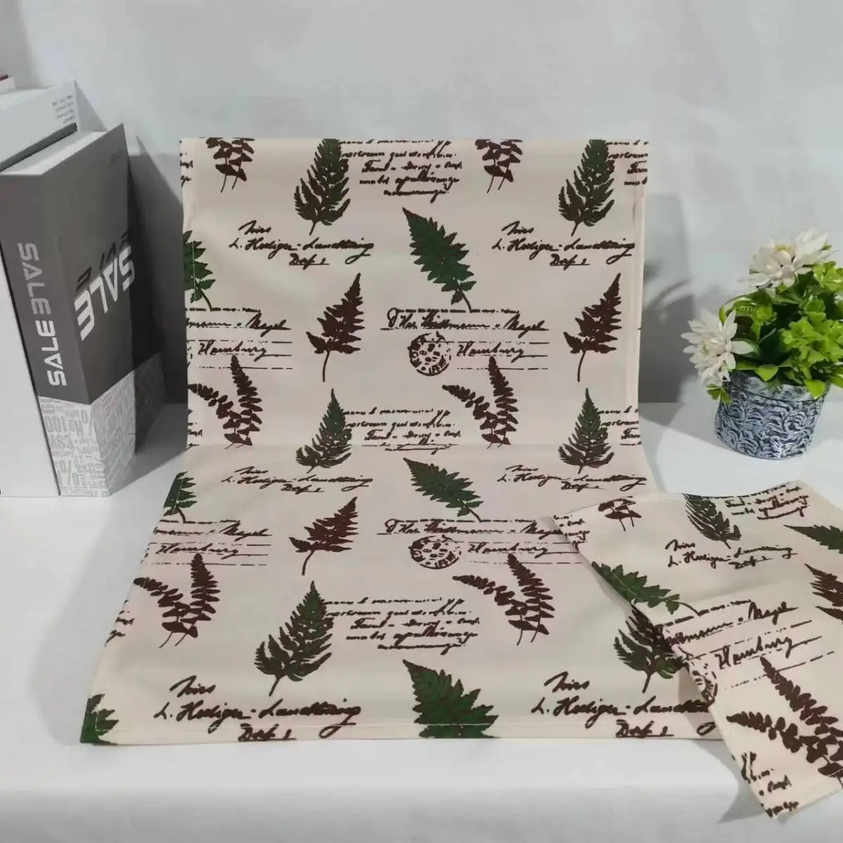 Universal Laptop Dust Cover  Flannel Crystal Fleece Thickened Cartoon Monitor Blackout Cloth Computer Monitor Cover