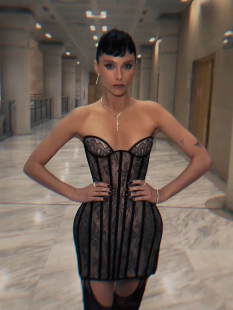 فستان حورية البحر الشبكي الشفاف بدون حمالات من الدانتيل الأسود الساحر للحفلات المسائية