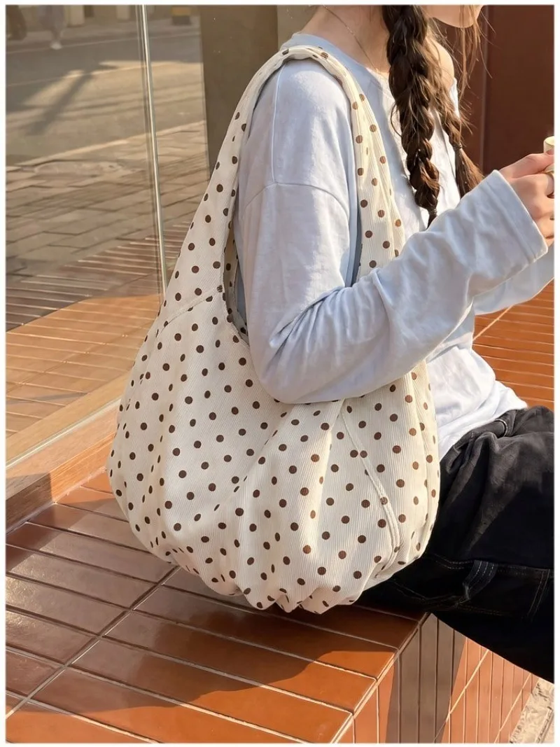 CEEKAY Canvas-Tasche mit Polka-Dot-Muster, Hobo-Stil, breiter Träger, geraffte Falten, vielseitig einsetzbar, für den täglichen Gebrauch, Freizeit, große Kapazität, Damenhandtasche. – Detail 25