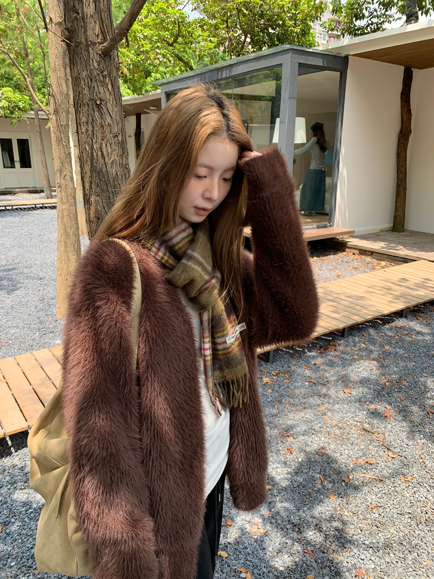 جاكيت نسائي فضفاض من القطن من ريد سيليبريتي كلوب، موديل 2025 الجديد للخريف، بأسلوب عصري مريح، معطف فرو بلون القهوة بأكمام طويلة