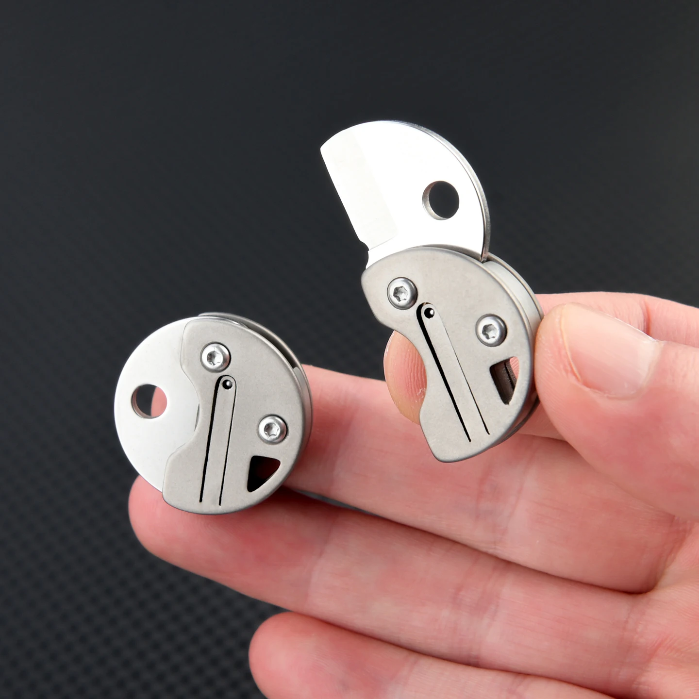 Navaja de bolsillo tipo moneda con clip llavero multiusos - imagen 4