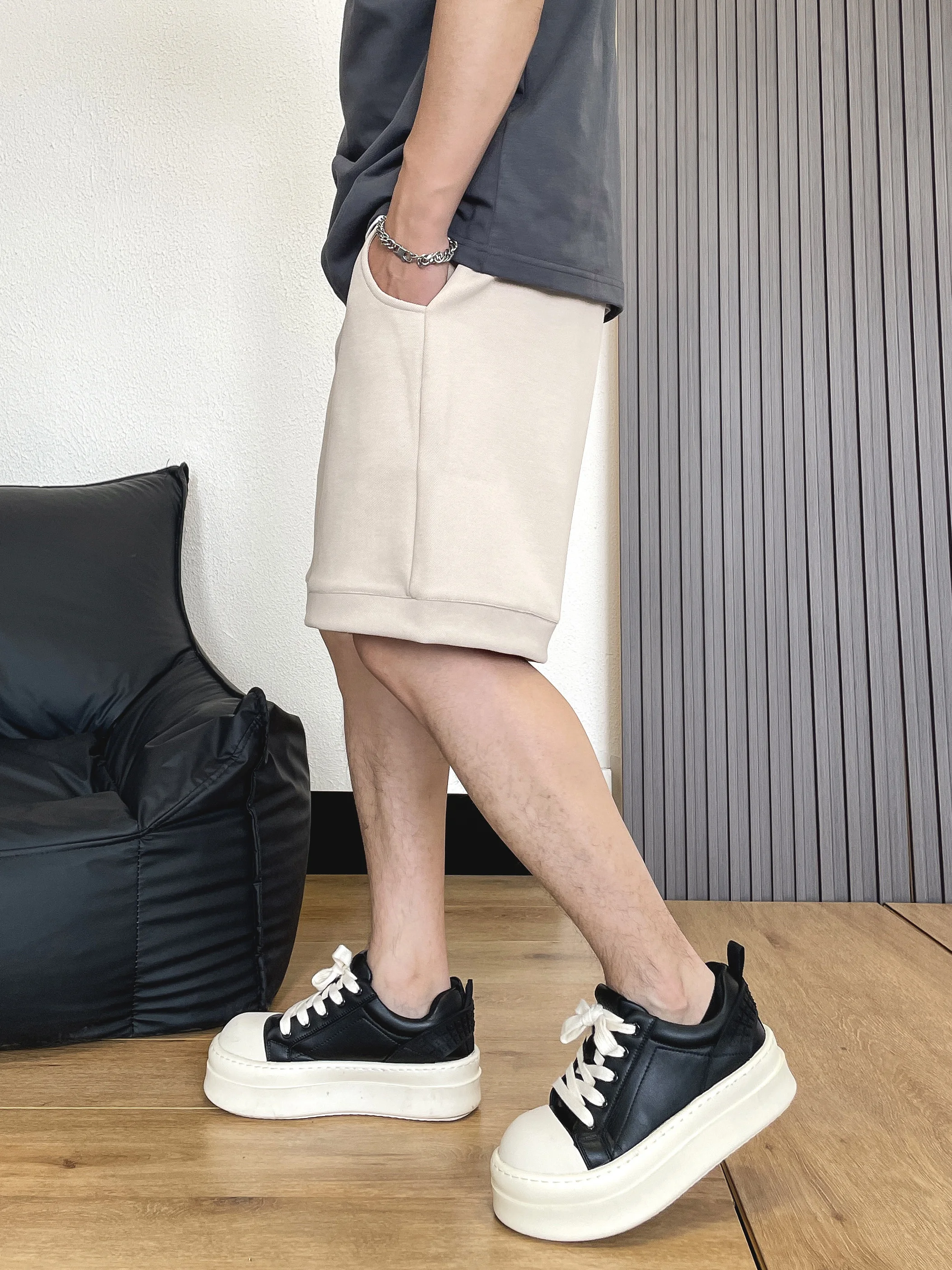 

Мужские свободные летние брюки для бега в стиле ретро, японские однотонные спортивные брюки для бега, молодежные брюки Vitali Sle из хлопка и полиэстера...