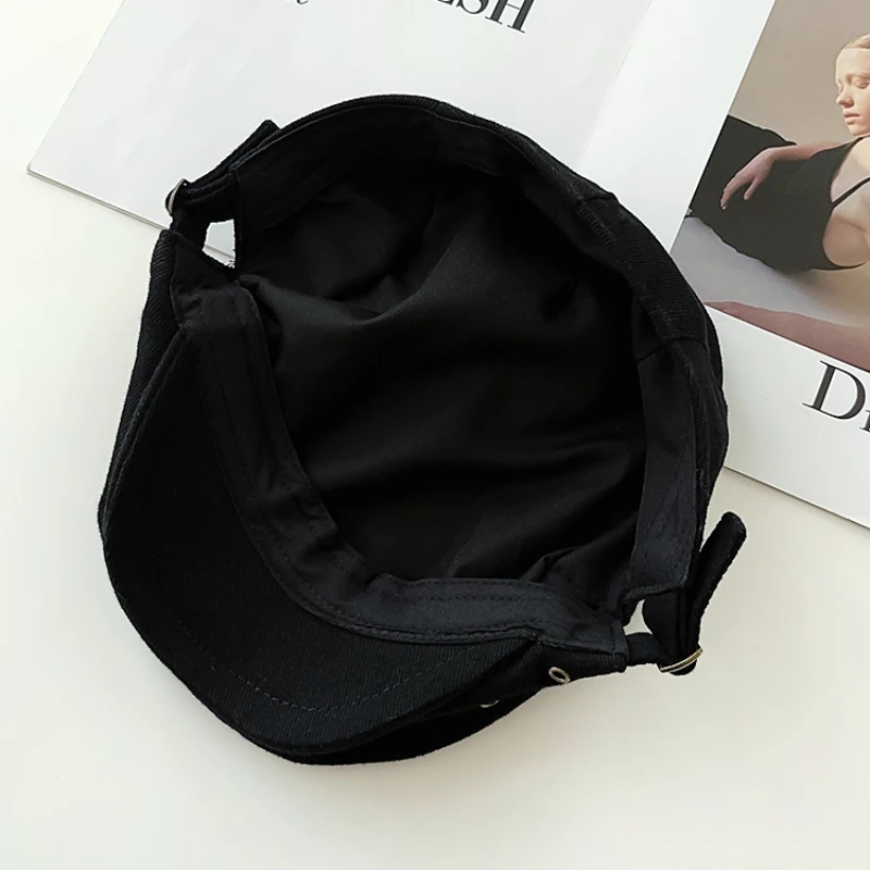 Japanese Retro Rivet Forward Berets Hats for Women and Men Spring and Summer New Versatile Sunshade Duckbill Painter Caps