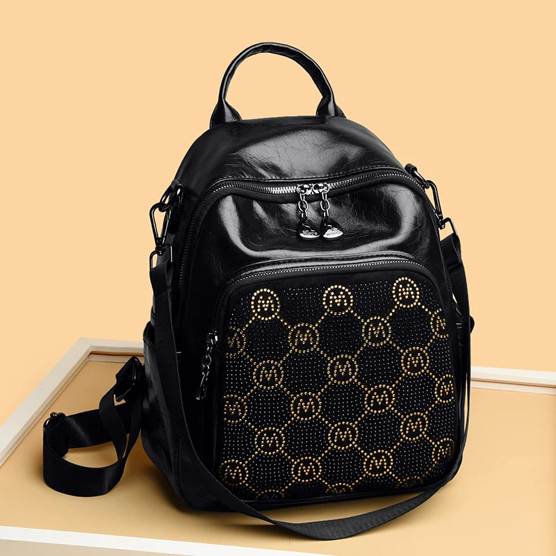 حقيبة ظهر نسائية سوداء جديدة ذات علامة تجارية مصممة بجودة عالية من جلد البولي يوريثان الناعم حقيبة ظهر عصرية ذات سعة كبيرة حقيبة كتف وقت الفراغ