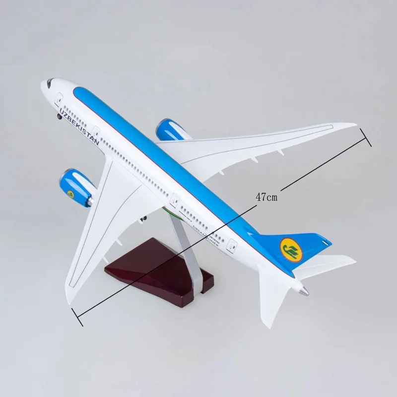 1/130 Scale 43 Cm Jet Resin Aircraft Model B787 Uzbekistan Dreamliner Model With Lights And Wheels Suitable For Gifts And Collec