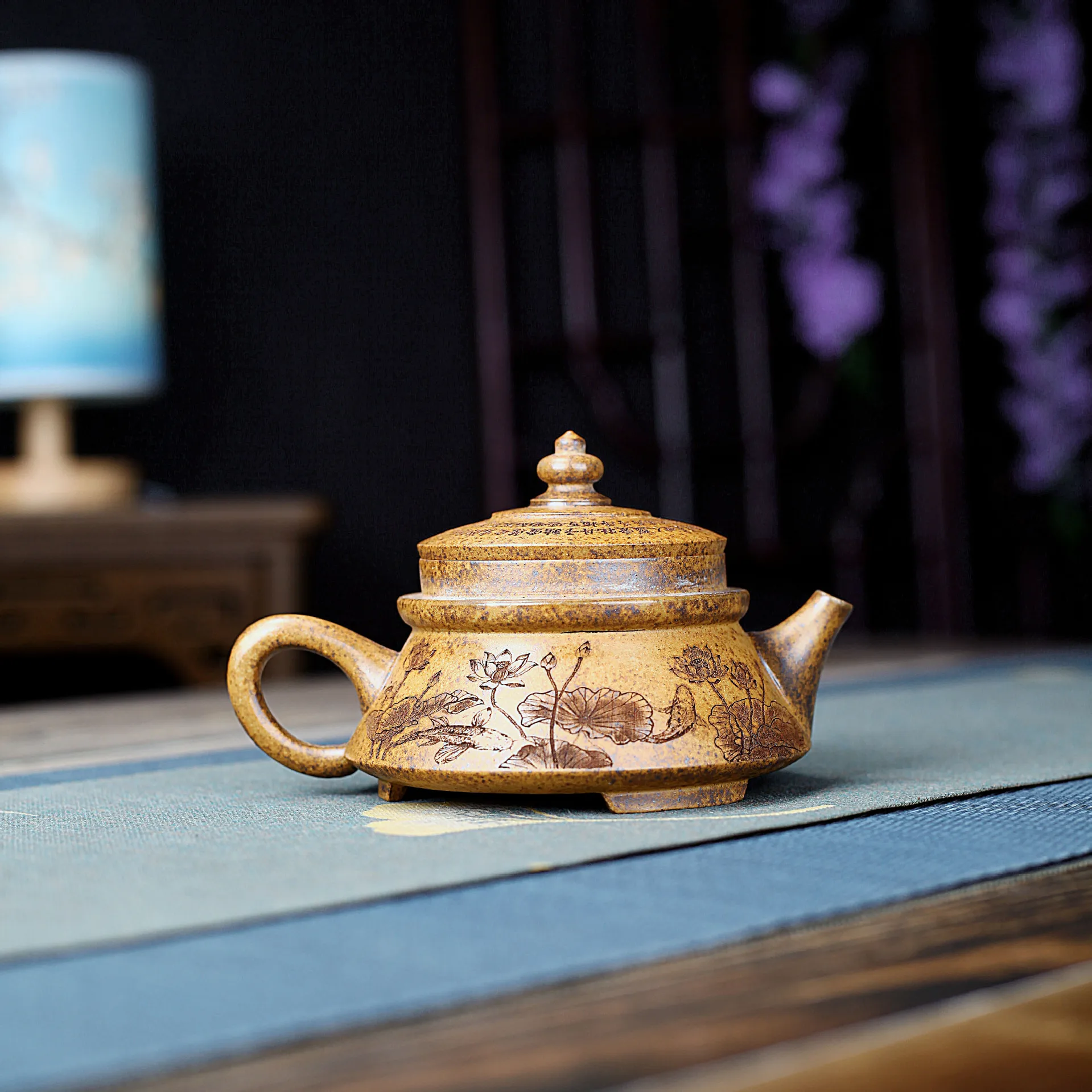 250ml Chinese Yixing Purple Clay Reducing Roasting Teapots Beauty Kettle Famous Hand-carved Dargon Tea Pot Zisha Tea Set Teaware