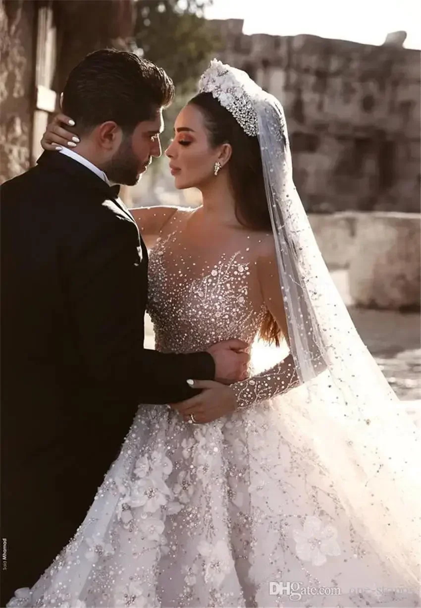 Customized Ball Gown Long Sleeeves Wedding Dresses Luxury Crystal Beaded 3D Flowers Lace Plus Size Saudi Arabic Dubai Bridal Gow