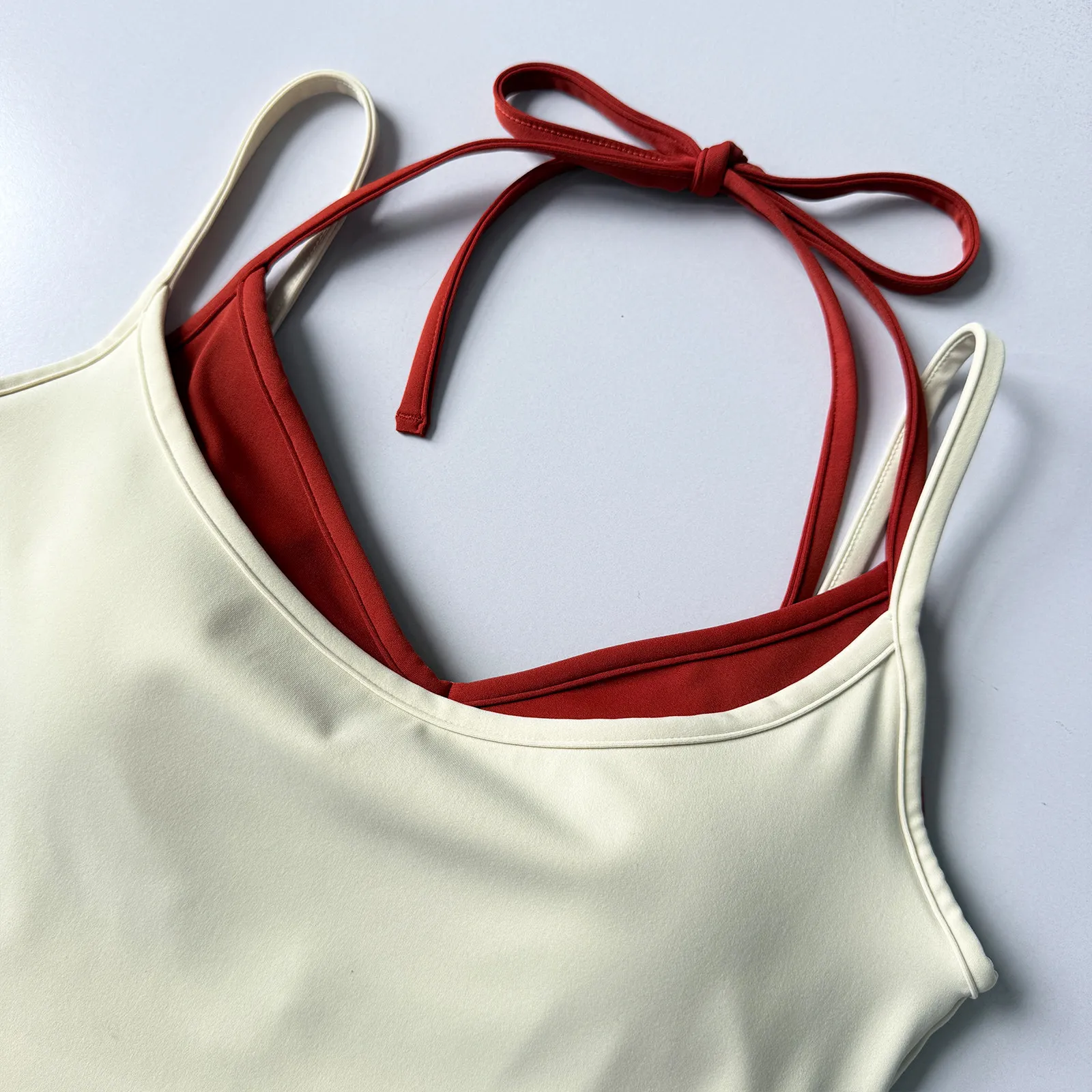 Sexy Kontrastierender Zweiteiliger Einteiler mit Doppelten Schulterträgern, Neckholder-Sport-BH für Fitness, Yoga, Pilates und Lauftraining – Detail 11
