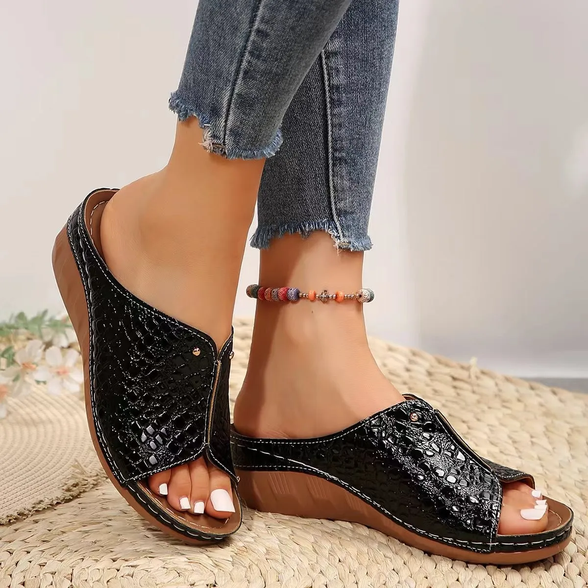 Women Gold Wedge Slippers New Summer Woman Crocodile Print Platform Sandals Female PU Leather Non Slip Beach Slides Plus Size 43