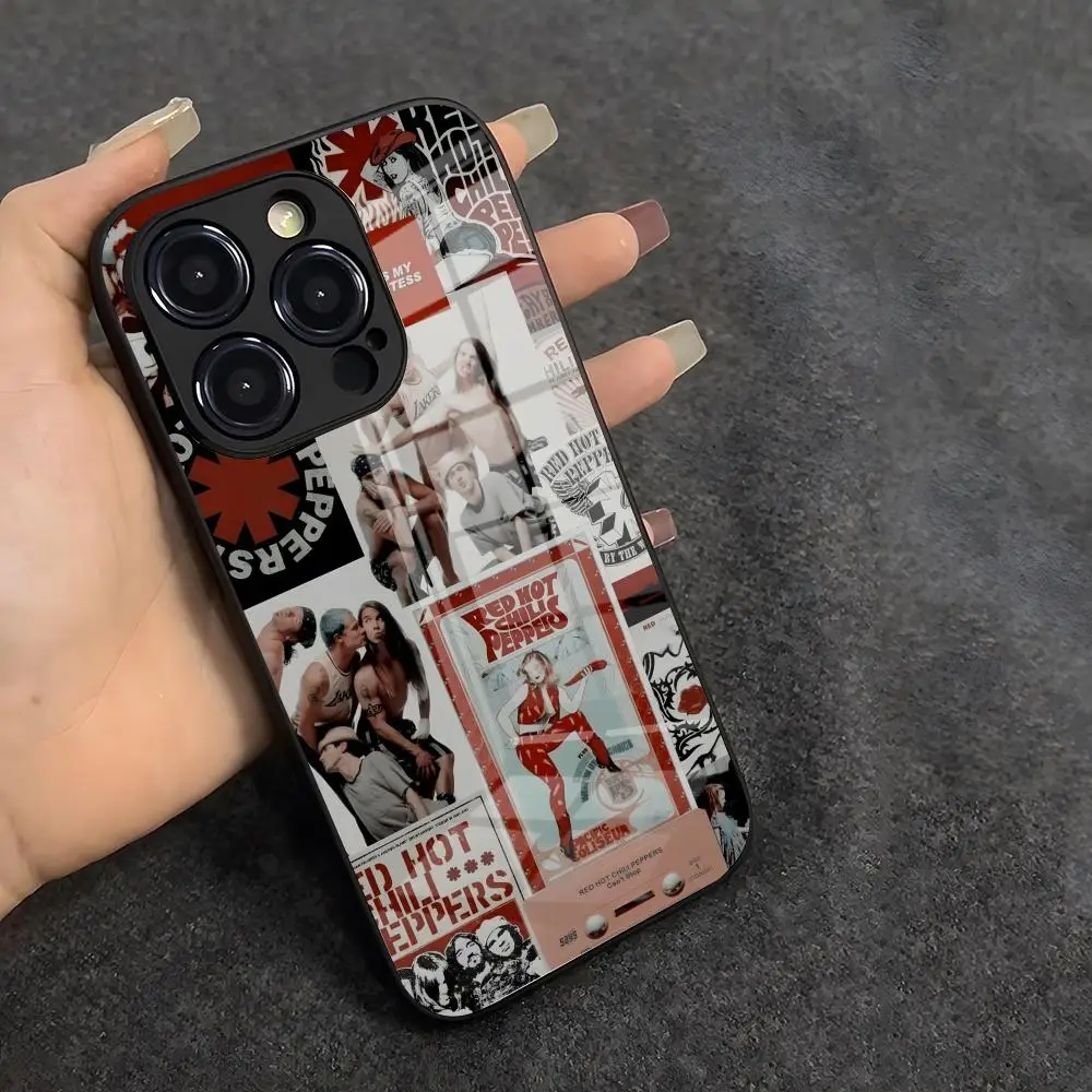حافظة هاتف ريد هوت تشيلي بي بيبرز باند لهاتف آيفون 17 إير 16 إي برو ماكس 15 14 13 ميني 12 برو 11 ماكس بلس غطاء زجاجي أسود