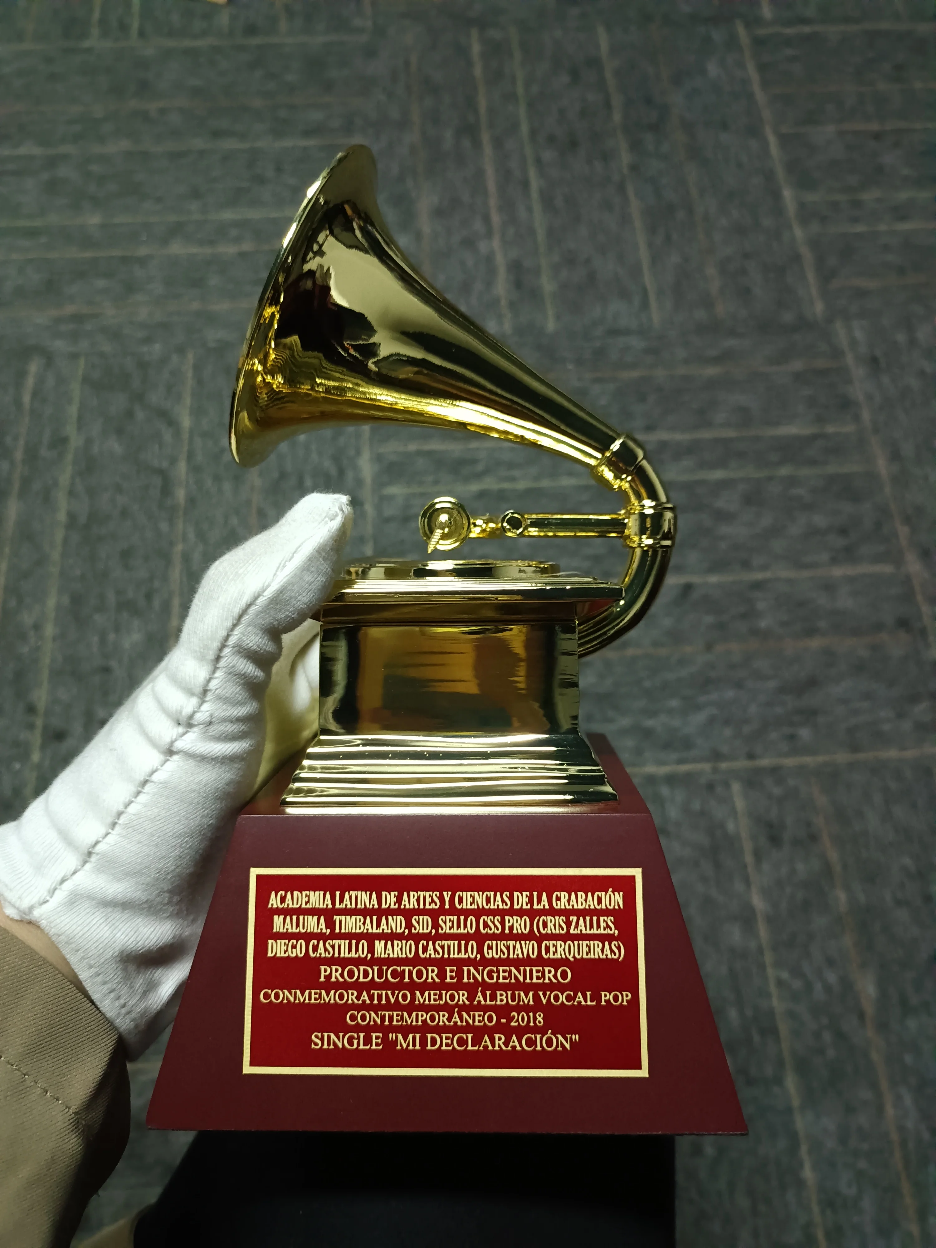 Replica Grammy/Latin Grammy Trophy 1:1 Scale Size 22.5cm height Music Souvenirs Award Statue