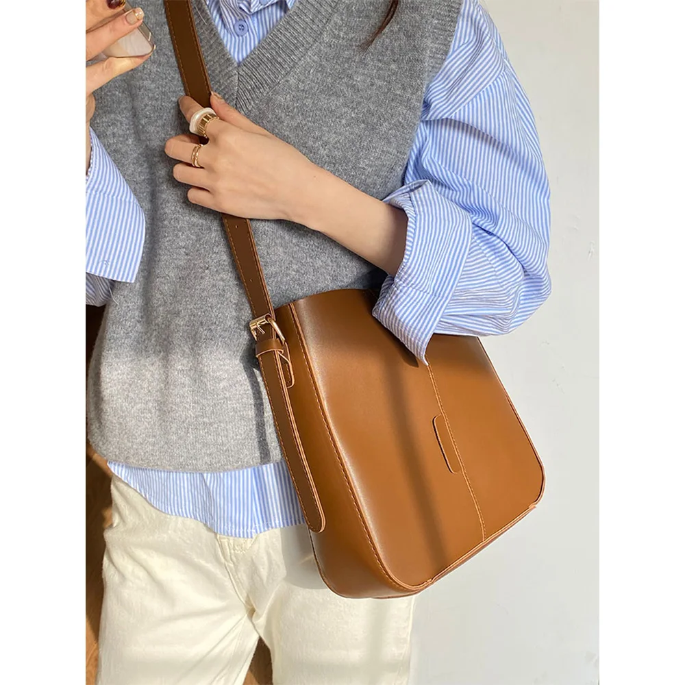 Simple Tote Bags For Women Textured Pu Leather Hasp Square Messenger Bag Large Capacity Commute Shoulder Pack