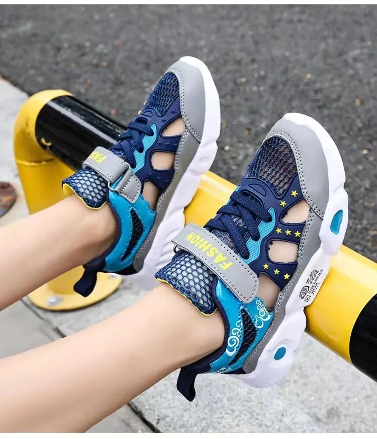 

New Summer Children's Mesh Hollow Out Sneakers Boys Soft Sole Non Slip Breathable Hook Running Shoes Walking Shoes Sandals