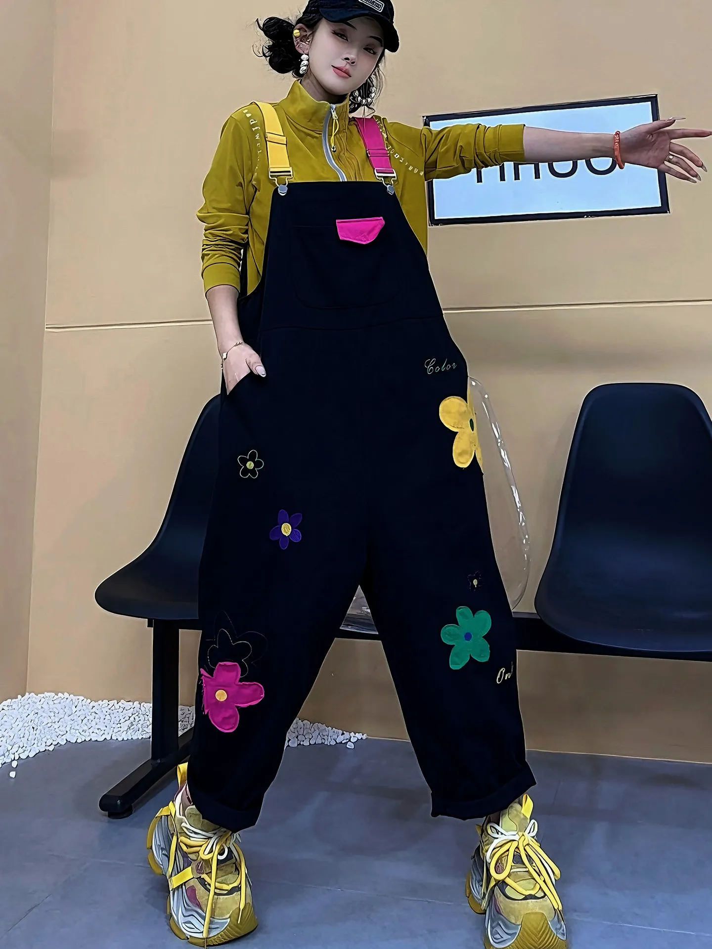 

Женский джинсовый комбинезон на бретелях с вышивкой, свободного кроя, весна-осень 2026