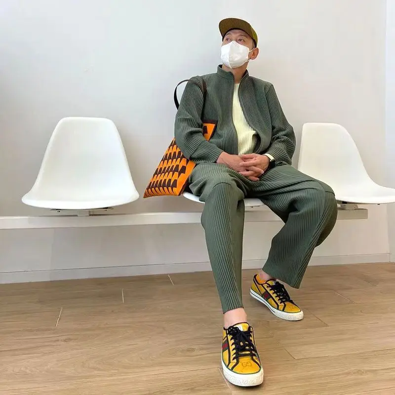 ISSEY 2026 New Arrival Japan Miyake-Style Pleated Workwear Pants Layered Design Three-Quarter Length Relaxed Fit Men's Pants