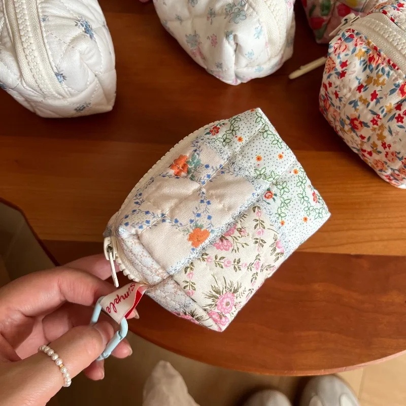 Cute Portable Flower Print Coin Purse Pocket Design Zipper Money Earphone Coin Purse Clutch Style Lipstick Storage Bag for Women