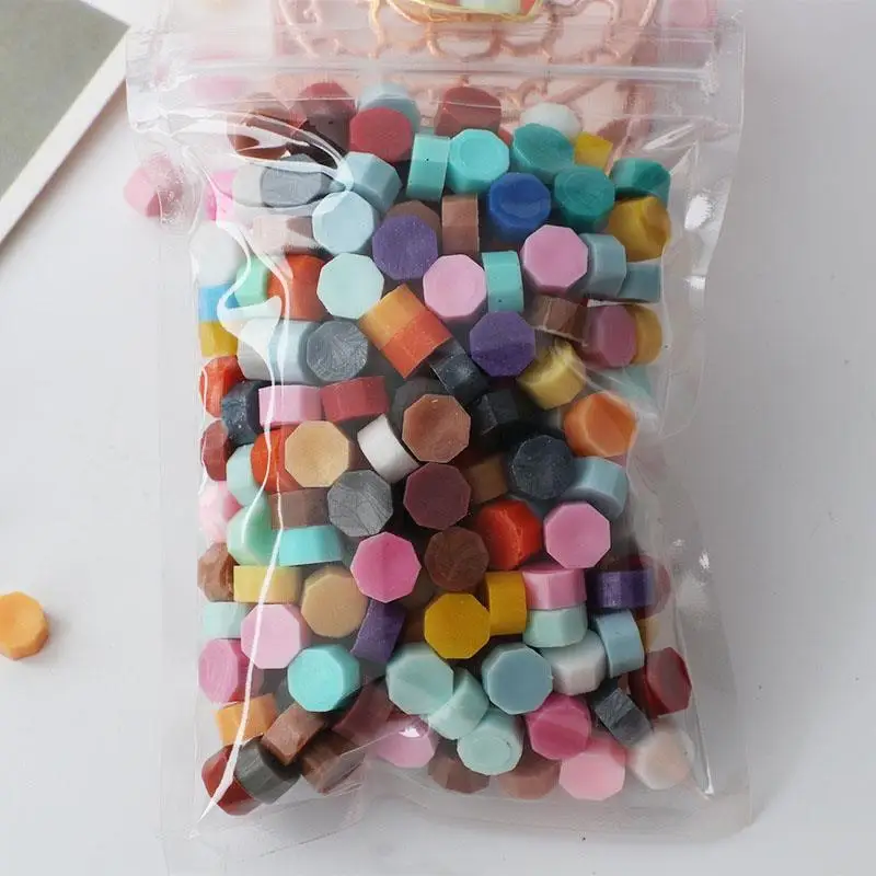 100 sztuk w worku koraliki woskowe lśniący pieczęć woskowa cząstki woskowe DIY zaproszenie ślubne dekoracje rzemiosło woskowe narzędzia do tworzenia