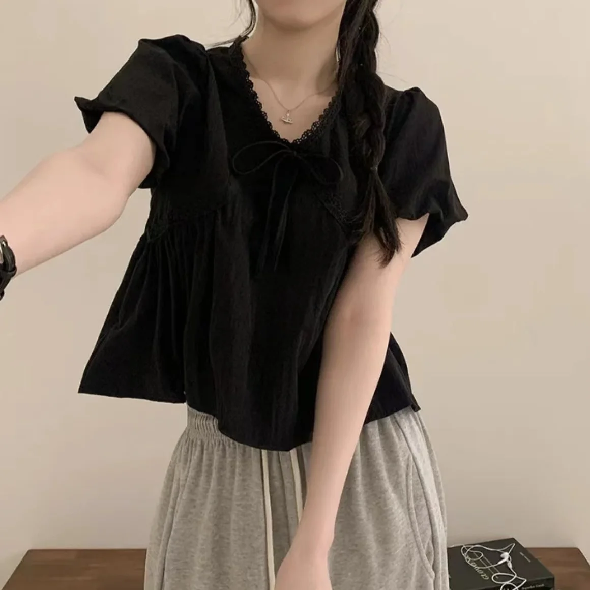 Losvallende chiffon top voor dames Zachte Sle V-ne Kant Splitsen Dun materiaal Trendy knoopontwerp Zomer Koreaanse versie irt