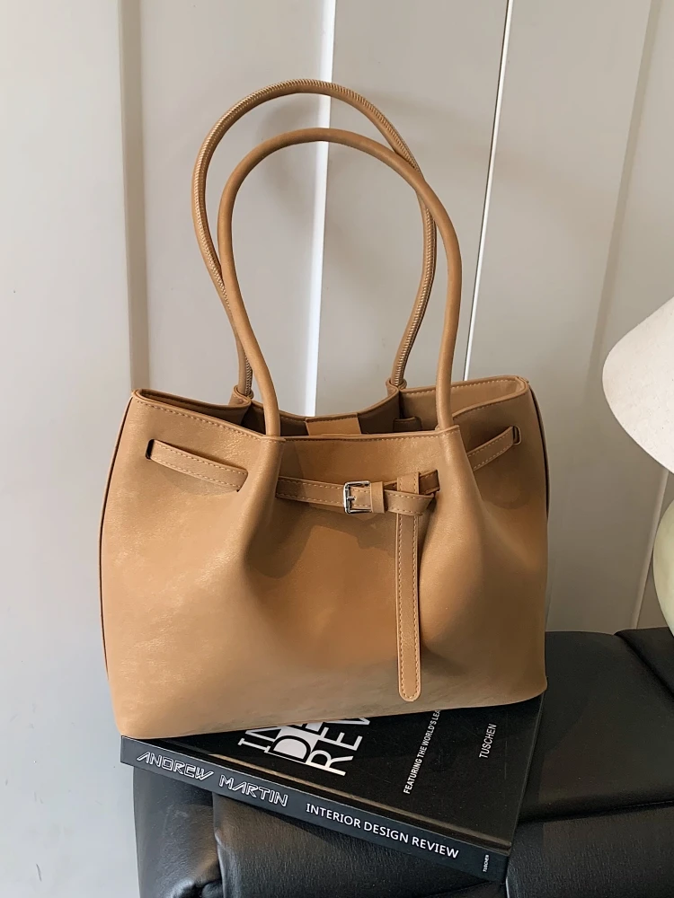 

Versatile Retro Tote Bag Women's Commuter oulder Bag Underarm Handbag Faionable Autumn Winter PU Leather Soft Surface