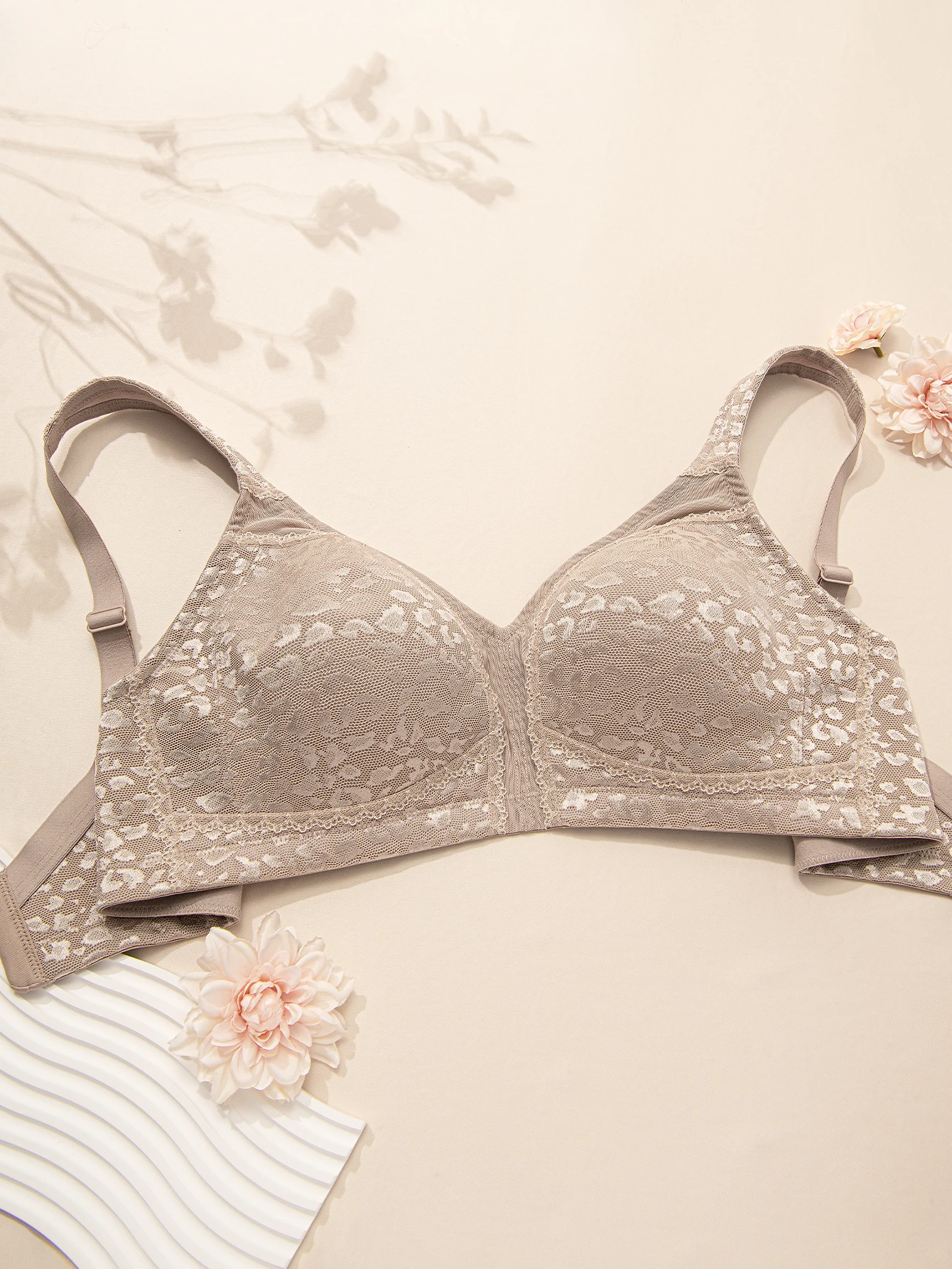 Wingslove Leopard Print Wireless Minimizer Bra For Women Plus Size Full Coverage Non Padded Wide Straps Comfortable Daily Bra GH