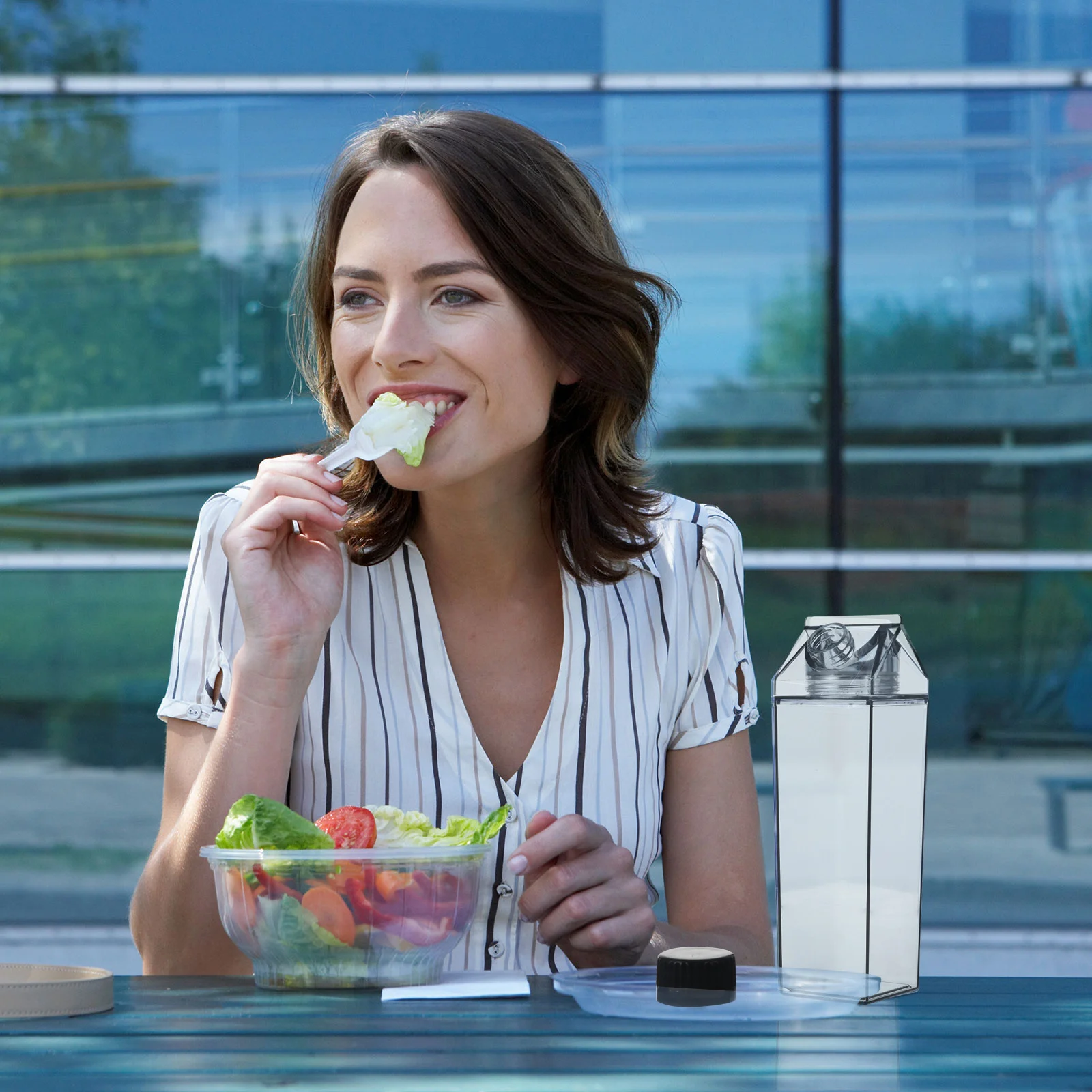 

1Pcs Fresh Keeping Bottle Transparent Plastic 500ml Leakproof Portable Drink Container Suitable for Milk Juice