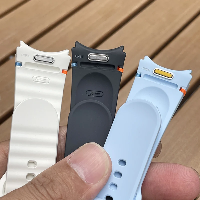 ボタンスタイルギャップなしストラップ Samsung Galaxy Watch 7/FE/6/5/4 44/40mm スポーツシリコンコレアブレスレット Galaxy Watch 6Classic バンド