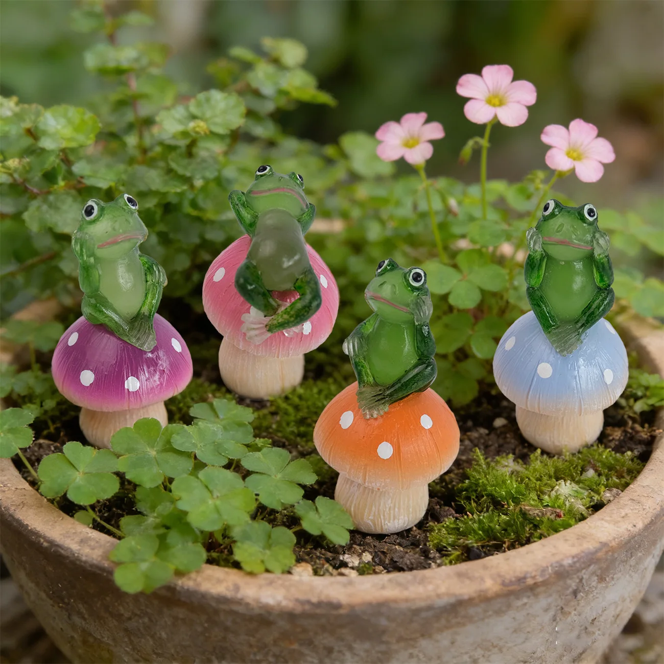 Cross-border luminous frog mushroom garden stake miniature landscape garden courtyard landscaping decoration resin craft small o