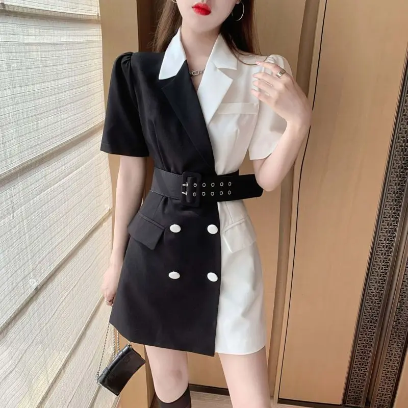 Light Mature Style Dress for Women 2023 Summer New Fashionable Black White Contrasting Tie Up Suit Collar Bubble Sleeve Dresses