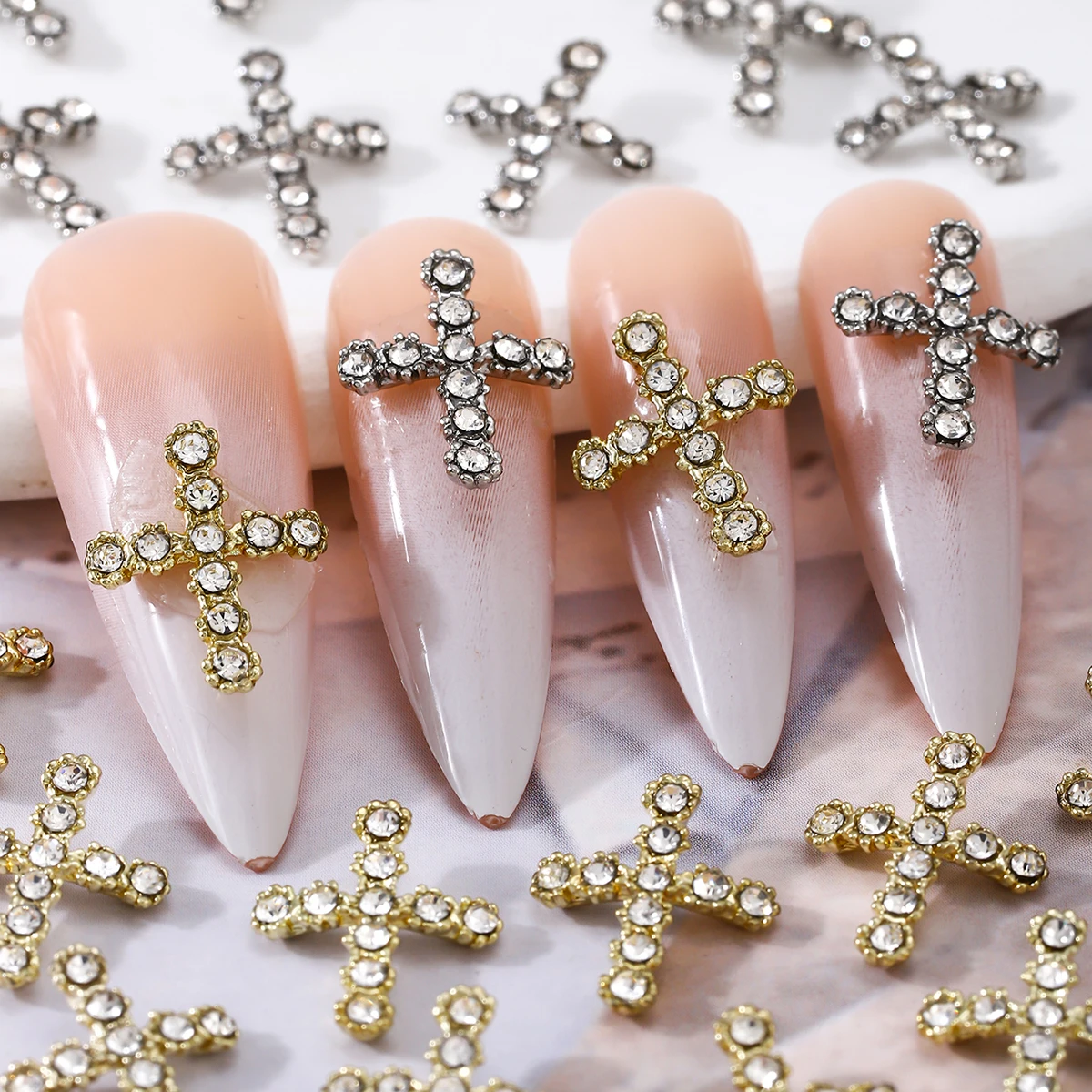 20 Pieces of European and American Light Luxury Gold and Silver Y2K Metal Style 3D Alloy Cross Nail Art Decorations, Punk Style Nail Rhinestones, Nail Art Supplies, 3D Alloy Multifunctional DIY Accessory Stickers, Suitable for Nails, Phone Cases, Shoes, Clothes, Bags, Etc