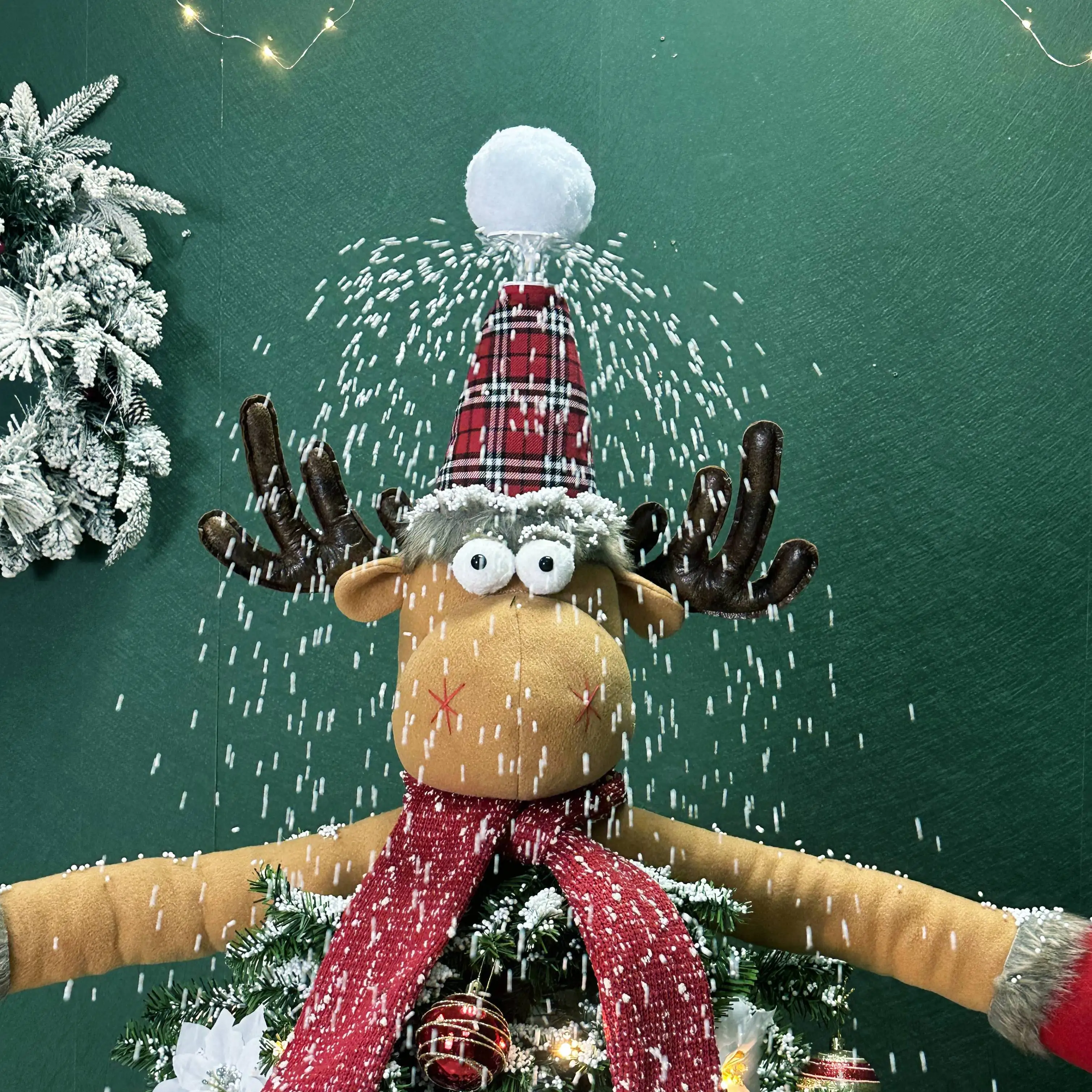 Snow Christmas Deer Head Hugs Christmas Tree Christmas Day Winter Party Supplies