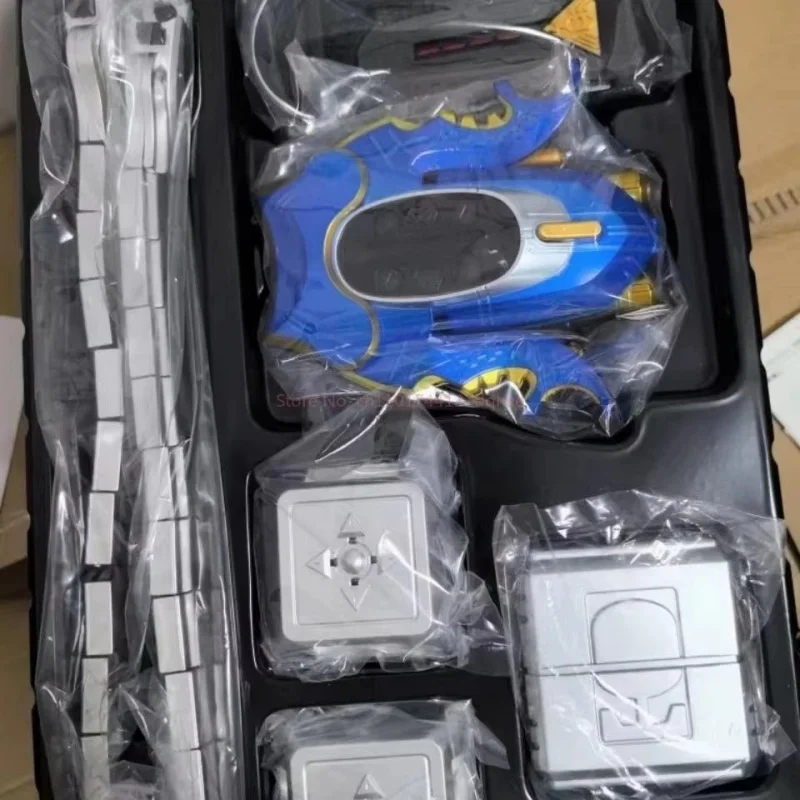 Op voorraad Kamen Rider Wesp Armband Transformer Csm Kabuto Anime Action Figure Charm Collectible Gift Series Model Ornamenten