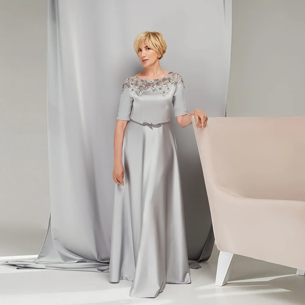 Elegant Silver Mother of the Bride Dresses O Neck with Appliques Beaded Half Sleeves A-Line Floor Length Wedding Party Gowns